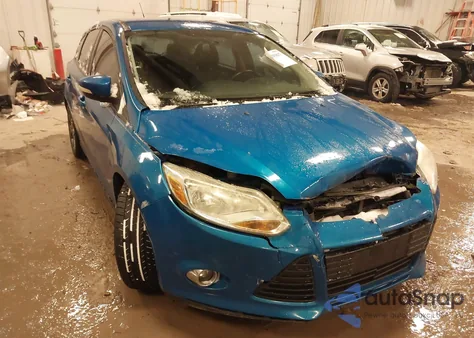 2014 Ford Focus Se z USA, uszkodzony, nr VIN 1FADP3K26EL253462